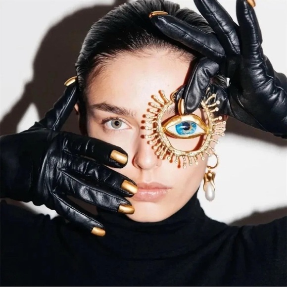 GAZE HOOP GOLD EYES EARRINGS - Picture 4 of 16